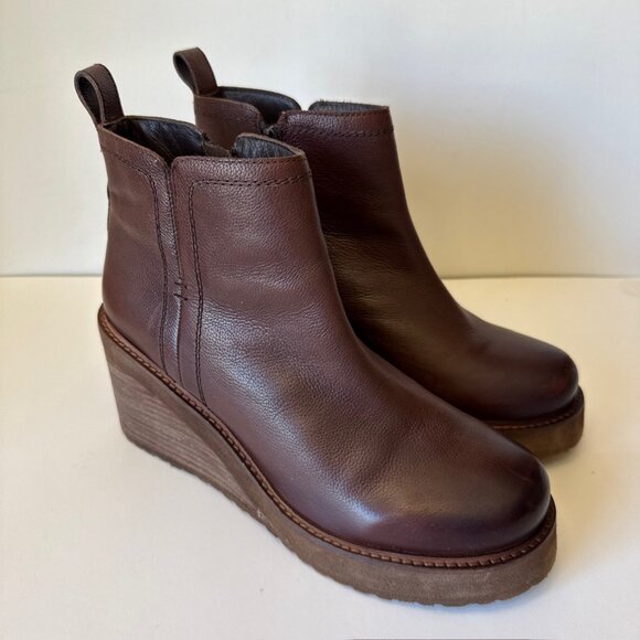 DIBA TRUE Comet Ride Boots Womens Sz 10 Brown Leather Wedge Ankle Chelsea - Picture 1 of 16